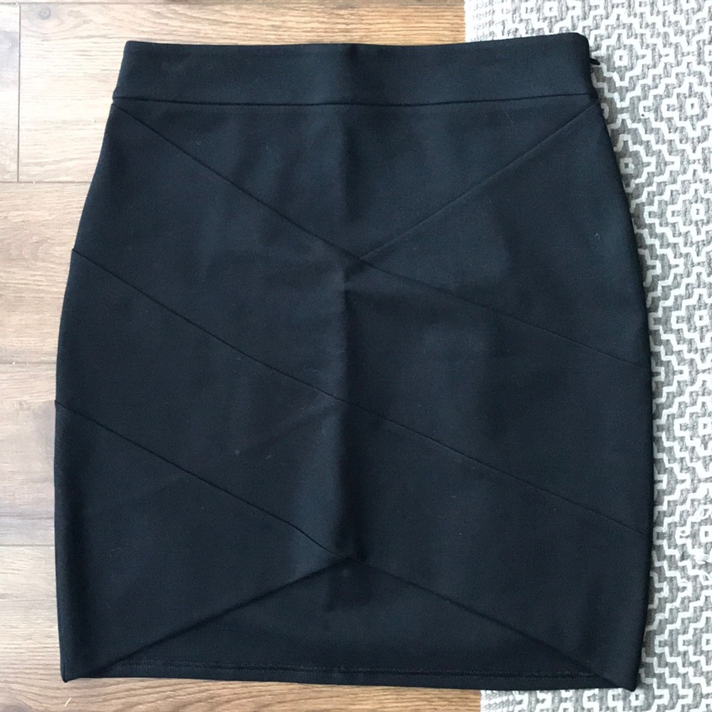 Mini skirt - Picture 2 of 3